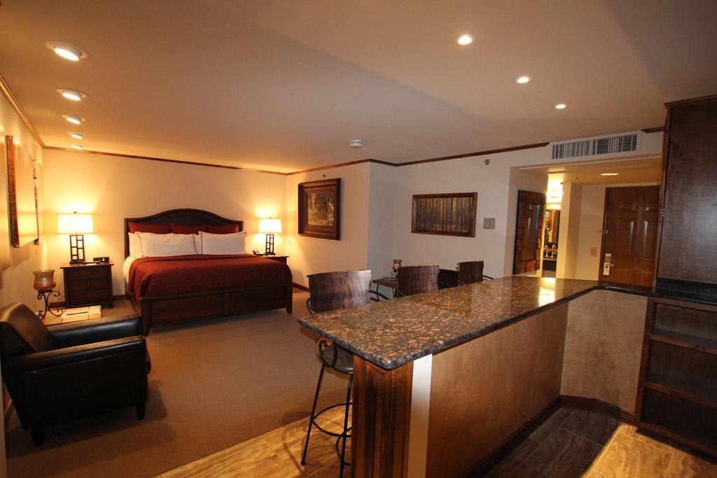 Grand Z Hotel Casino By Red Lion Hotels (Adults Only) Central  City Bagian luar foto